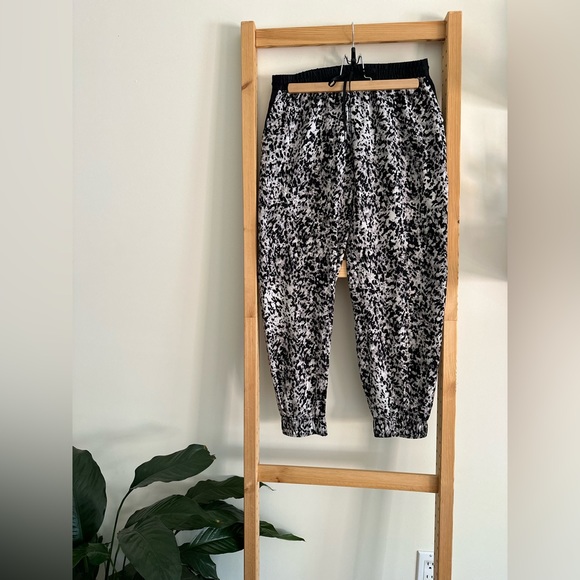 Club Monaco Pants - Club Monaco silk pants. Size 0.